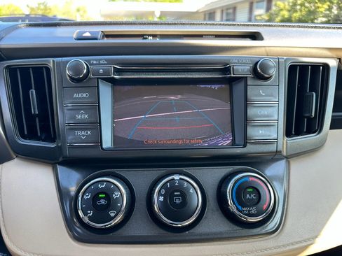 Used 2013 Toyota RAV4 LE FWD image 22
