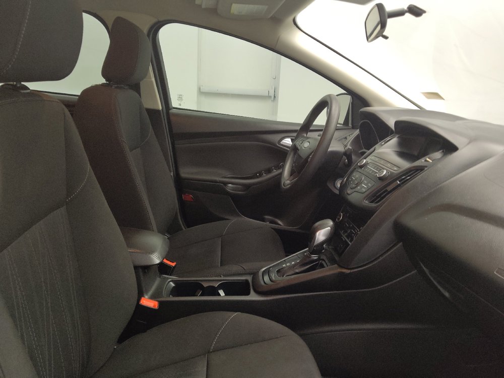 Used 2018 Ford Focus SE FWD image 21