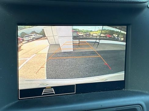 Used 2023 GMC Terrain SLE w/ Driver Convenience Package AWD/4WD image 15