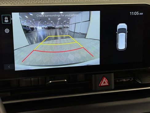 Used 2025 Kia Carnival image 21