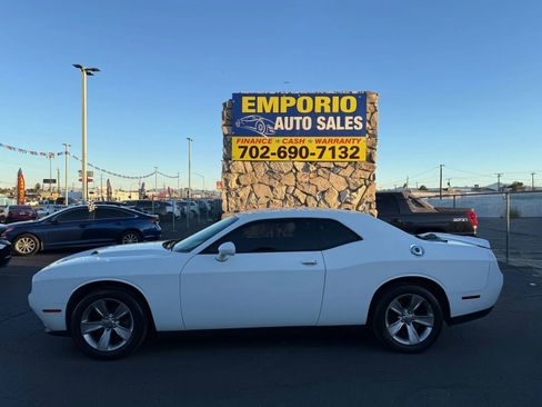 Used 2020 Dodge Challenger SXT image 1