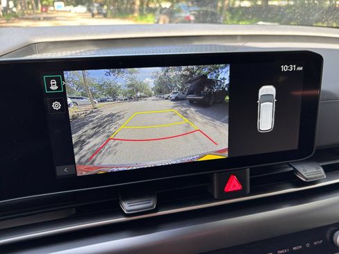 Used 2026 Kia Carnival FWD image 27