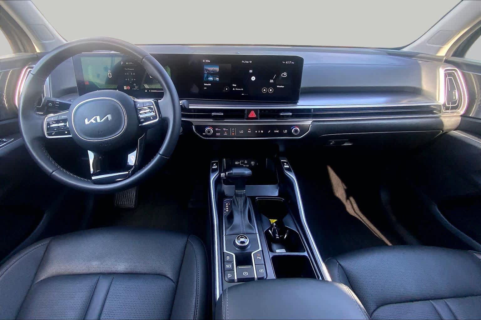 Used 2024 Kia Sorento S FWD image 14