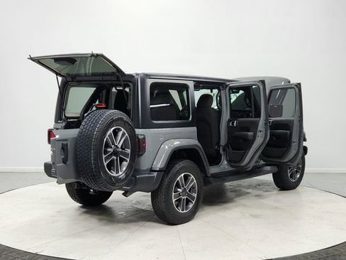 Used 2023 Jeep Wrangler Sahara w/ Cold Weather Group image 15