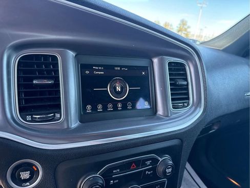 Used 2019 Dodge Charger SXT image 31