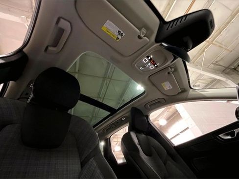 Certified 2023 Volvo XC60 B5 Core image 23