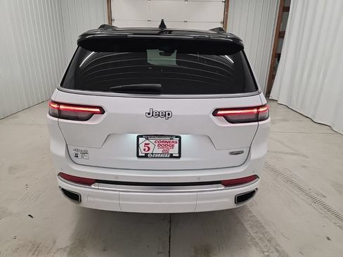 Used 2025 Jeep Grand Cherokee L Summit AWD/4WD image 4