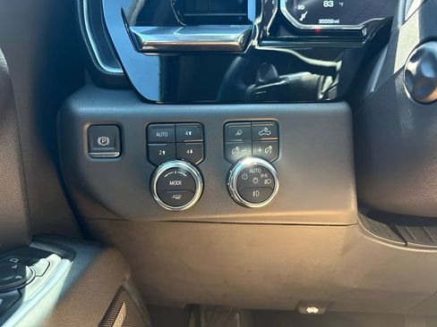Used 2023 GMC Sierra 1500 SLT w/ SLT Premium Plus Package AWD/4WD image 25
