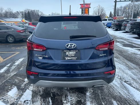 Used 2018 Hyundai Santa Fe Sport image 4