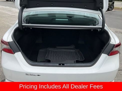 Used 2022 Toyota Camry SE FWD image 18