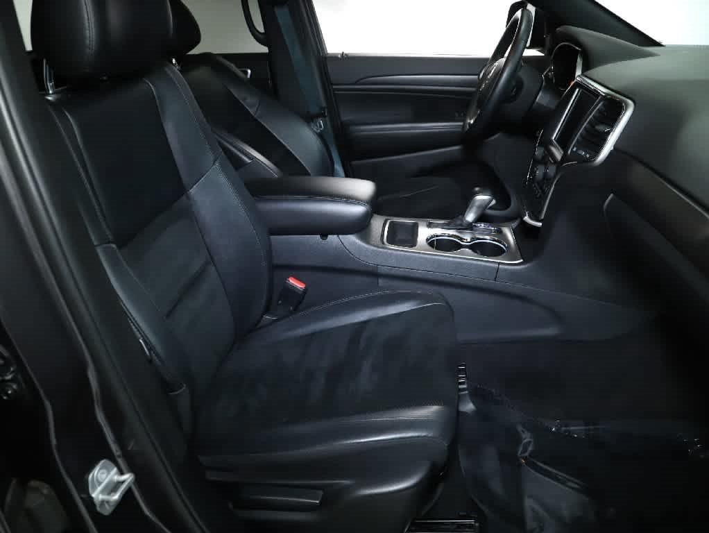 Used 2018 Jeep Grand Cherokee Altitude AWD/4WD image 32