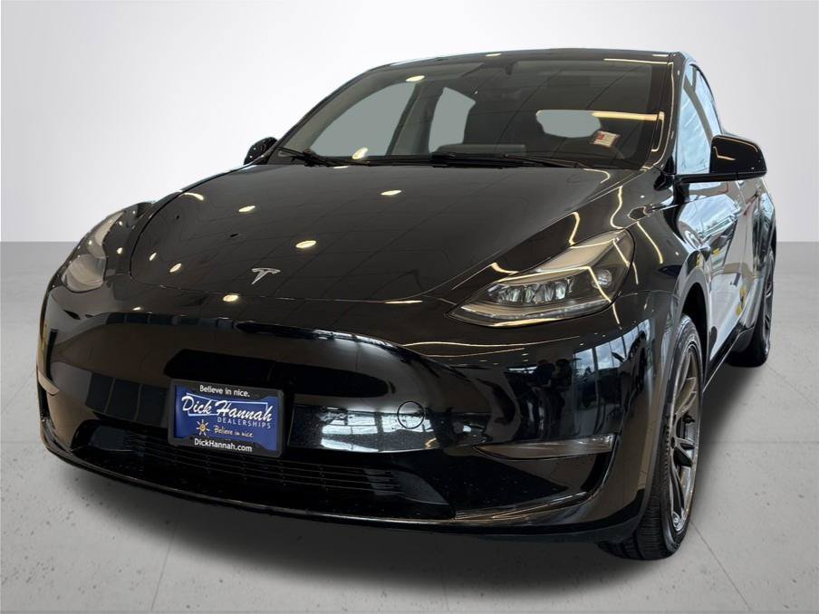 Used 2025 Tesla Model Y Long Range RWD image 2