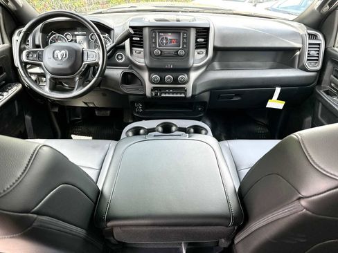 Used 2024 RAM 3500 Tradesman w/ Chrome Appearance Group image 25