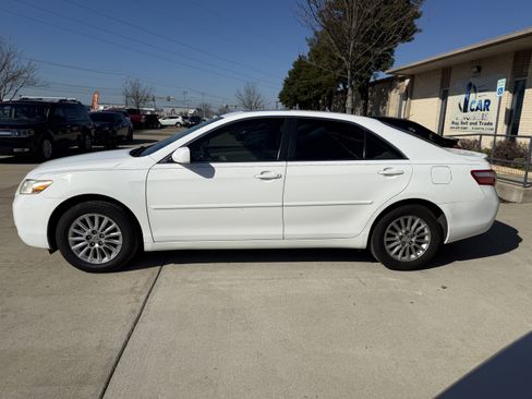 Used 2009 Toyota Camry LE image 4