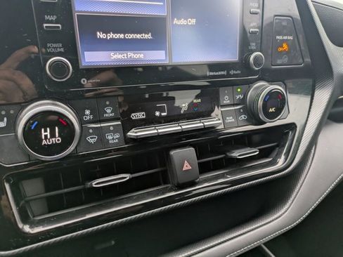 Used 2021 Toyota Highlander XSE AWD/4WD image 11