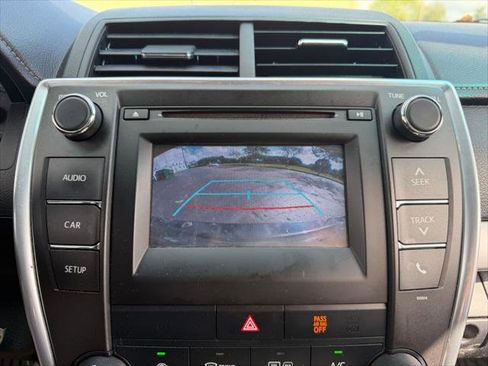 Used 2016 Toyota Camry SE image 24
