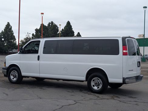 Used 2018 GMC Savana 3500 LT w/ LT Preferred Equipment Group image 5