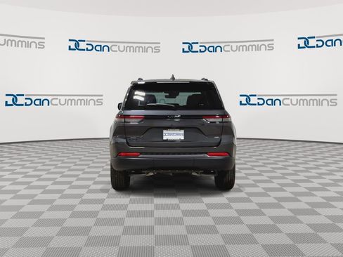 New 2026 Jeep Grand Cherokee 4WD image 7