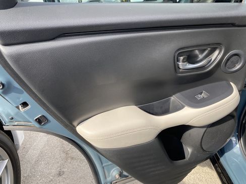 Used 2025 Honda HR-V EX-L image 14