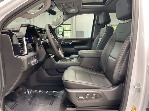 Used 2025 GMC Sierra 2500 Denali w/ Denali Reserve Package AWD/4WD image 29