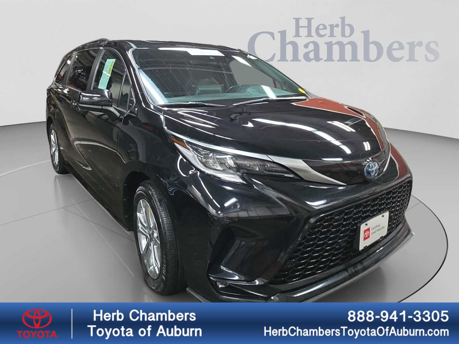 Used 2022 Toyota Sienna XSE w/ XSE Plus Package AWD/4WD image 1