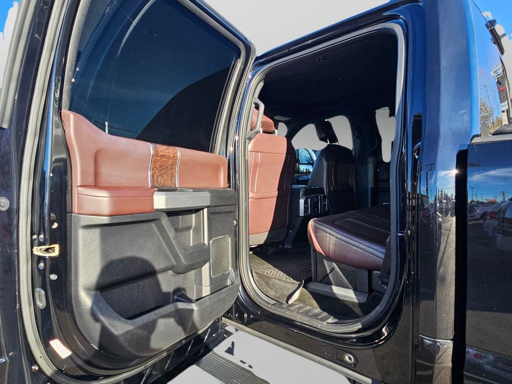 Used 2017 Ford F250 Platinum w/ Platinum Ultimate Package AWD/4WD image 29