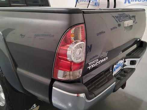 Used 2015 Toyota Tacoma 4x4 Double Cab w/ SR5 Package image 6
