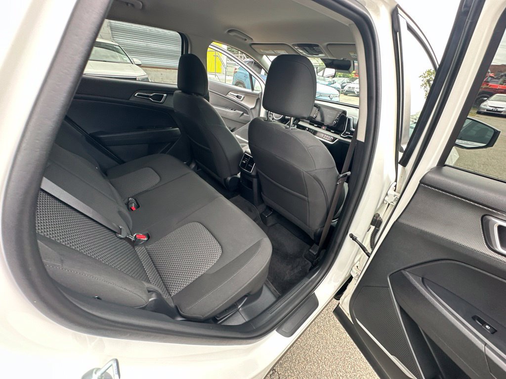 Used 2023 Kia Sportage LX AWD/4WD image 30