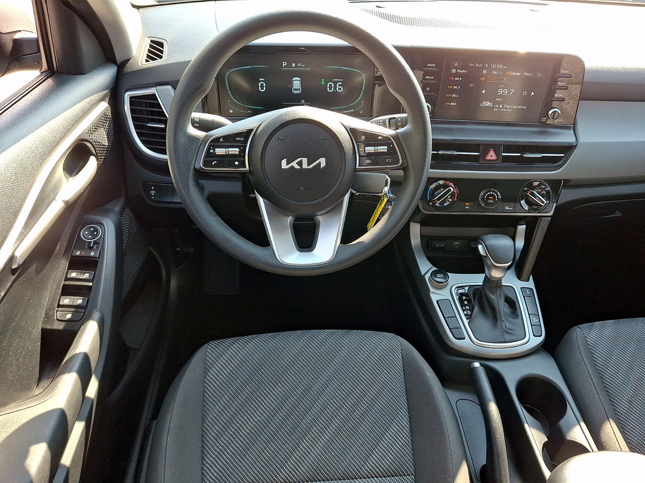 Used 2026 Kia Seltos LX AWD/4WD image 11