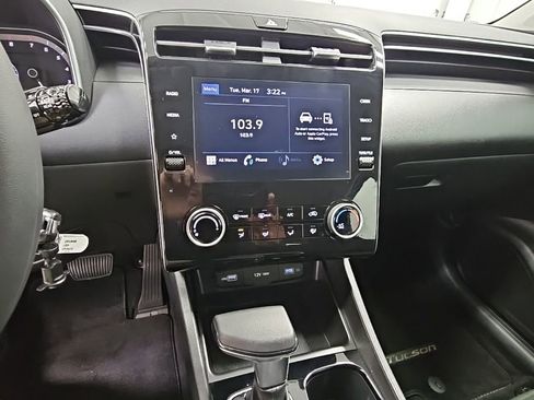 Used 2024 Hyundai Tucson SE image 10