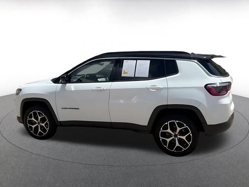 Used 2025 Jeep Compass Limited AWD/4WD image 10
