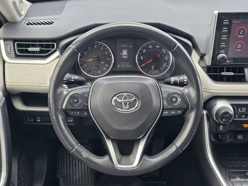 Used 2019 Toyota RAV4 XLE Premium w/ Carpet Mat Package FWD image 15