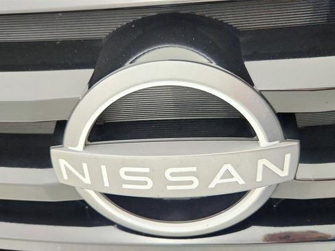 Used 2025 Nissan Pathfinder SV FWD image 28