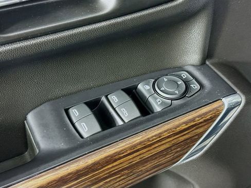 Used 2021 Chevrolet Silverado 1500 High Country w/ Technology Package image 18