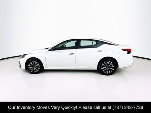 Used 2025 Nissan Altima 2.5 SV FWD image 4