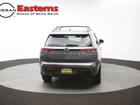 Used 2022 Nissan Pathfinder SV AWD/4WD image 35
