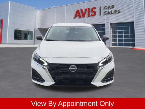 Used 2025 Nissan Altima 2.5 SV FWD image 2
