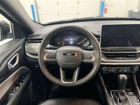 Used 2024 Jeep Compass Latitude AWD/4WD image 11