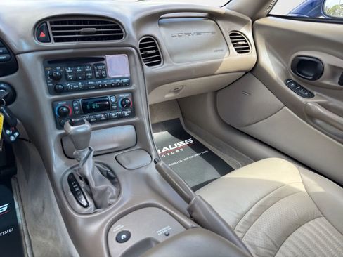 Used 2004 Chevrolet Corvette Coupe w/ Preferred Equipment Group image 21