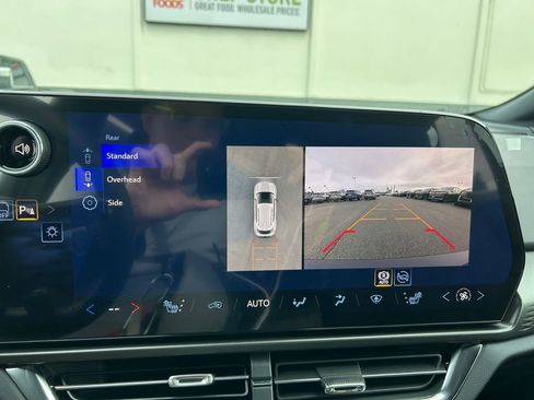 New 2026 Chevrolet Equinox EV LT image 19