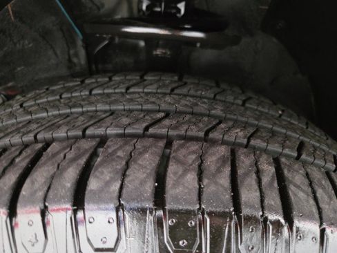 Used 2019 Toyota Highlander LE image 78