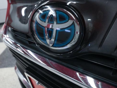 Used 2021 Toyota Venza XLE AWD/4WD image 38