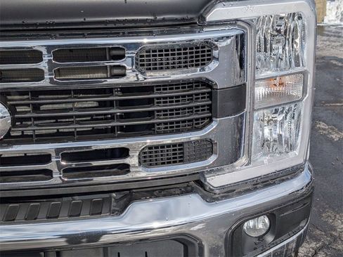 Used 2025 Ford F350 XLT image 11