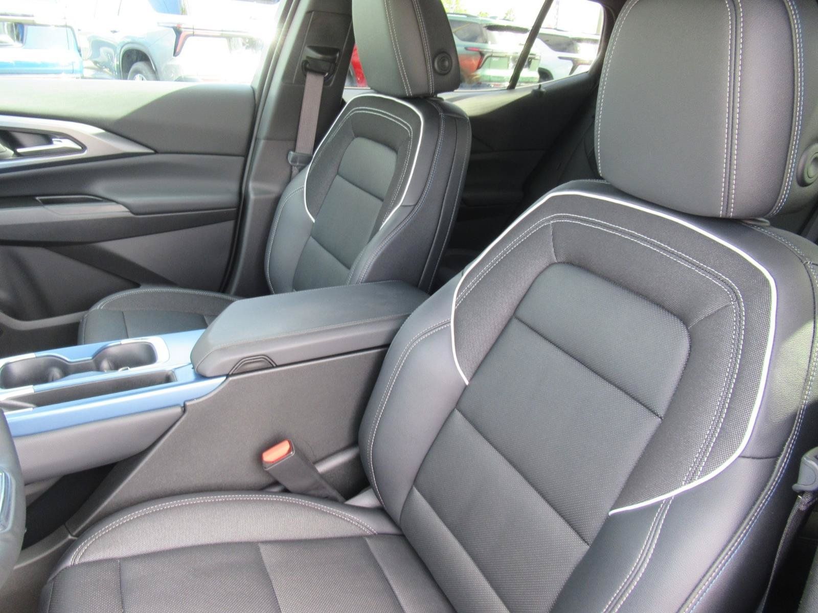 Used 2024 Chevrolet Equinox EV LT FWD image 19