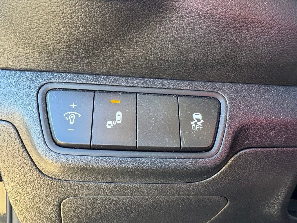 Used 2024 Kia Forte GT-Line FWD image 11
