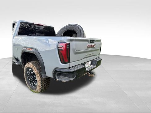 Used 2024 GMC Sierra 2500 AT4X image 37
