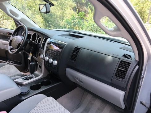 Used 2010 Toyota Tundra 4x4 Double Cab image 38