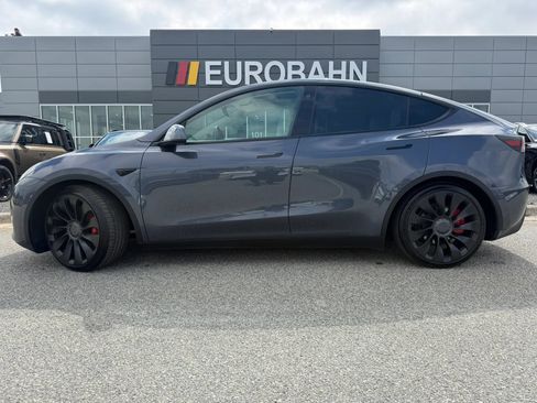 Used 2023 Tesla Model Y Performance AWD/4WD image 2