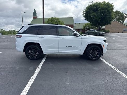 New 2026 Jeep Grand Cherokee Limited AWD/4WD image 8