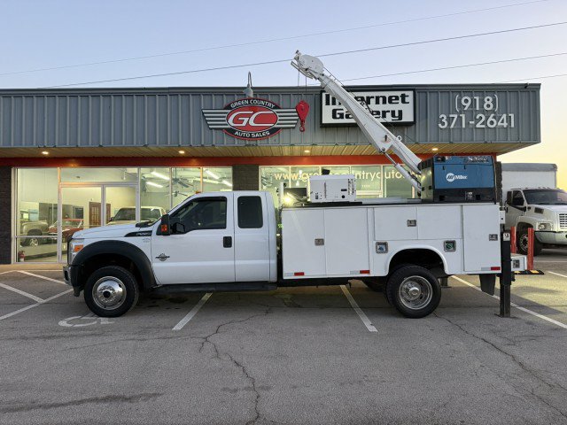 Used 2013 Ford F550 4x4 SuperCab Super Duty w/ Payload Upgrade Pkg image 16